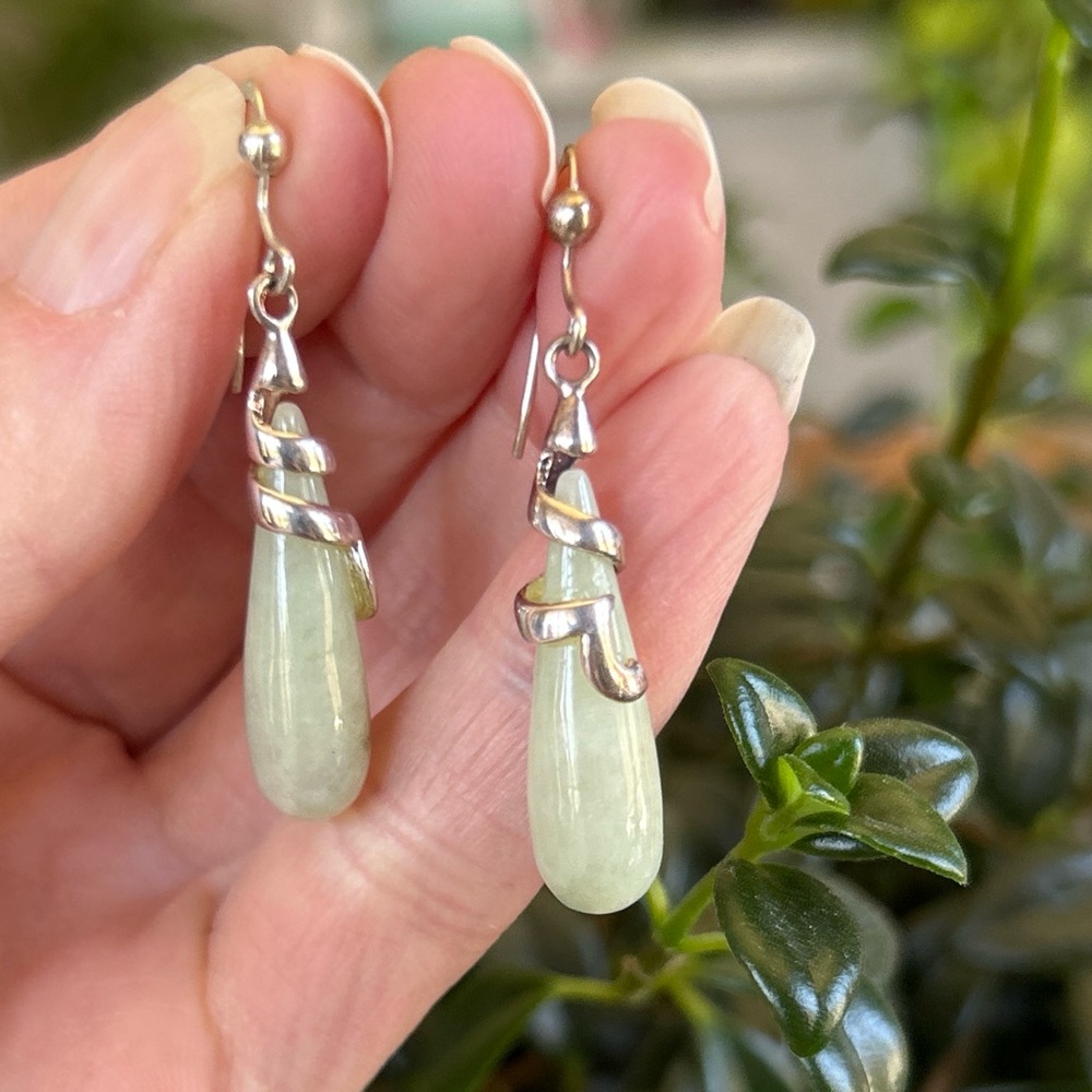 Vintage Sterling Silver Natural Jade Drop Earrings